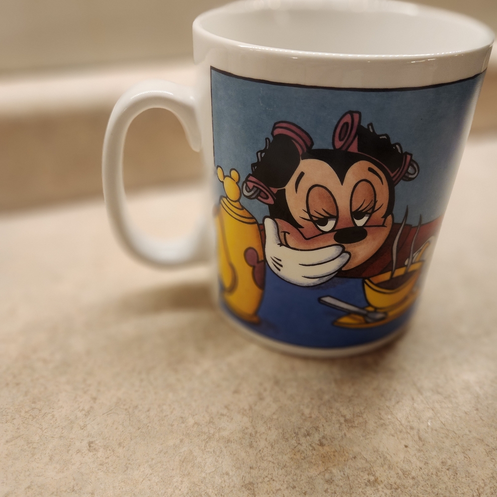 Vintage Minnie Disney White Ceramic Oversized Mug - Picture 4 of 8